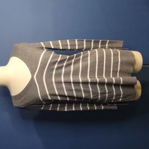 4/$20 Old Navy This Knit V Neck Sweater sz XS